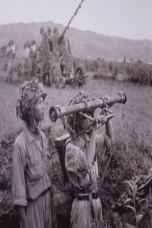 Đến đầu 1953, phòng không Việt Nam đã có 8 tiểu đoàn phòng không, trong đó có 6 tiểu đoàn trong biên chế của 6 đại đoàn Bộ binh chủ lực: 1 tiểu đoàn thuộc Liên khu 5 và 1 tiểu đoàn thuộc Bộ Tổng Tư lệnh, bên cạnh đó còn có một số đại đội phòng không trực thuộc Bộ và các liên khu, tỉnh… Về trang bị có 500 khẩu súng máy phòng không 12.7mm và 4 khẩu pháo cao xạ 37mm.