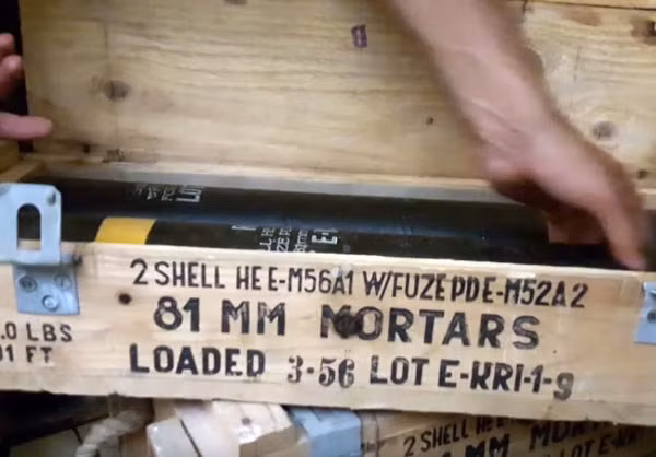 Một hòm chứa đạn cối 81mm do Mỹ sản xuất.