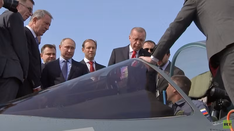 Tho Nhi Ky quan tam Su-57, Tong thong Putin 