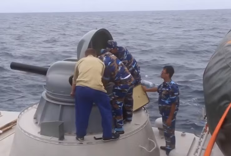 Trung tá Ngô Phi Hùng, Phó trưởng phòng Đạn, Viện Vũ khí (Tổng cục CNQP), Chủ nhiệm đề tài chia sẻ với báo Quân đội Nhân dân: Qua khảo sát đạn 30mm kiểu YOF-84 của Nga, các cán bộ của Viện Vũ khí thấy rằng đây là loại đạn được ứng dụng công nghệ mới mà công nghiệp quốc phòng của ta chưa từng áp dụng. Nguồn ảnh: Kênh QPVN