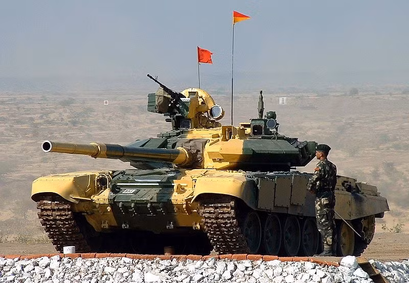 Ấn Độ đã trở thành khách hàng lớn nhất của dòng xe tăng T-90S với 1.250 chiếc mua ở Nga và mua giấy phép chế tạo tại Ấn Độ. Nguồn ảnh: Wikipedia