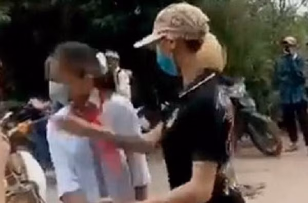 Nu sinh lop 7 bi tat do mau thuan tren mang