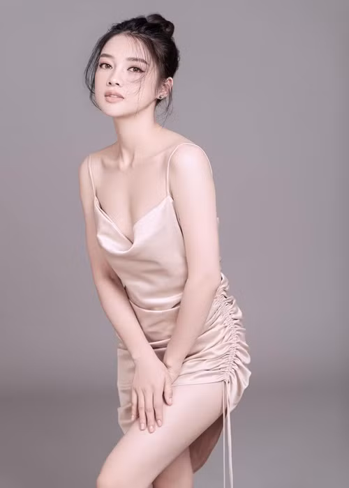 Ngoài đời, vẻ gợi cảm của "Thúy Kiều" Mỹ Duyên khiến người đối diện mê mệt.