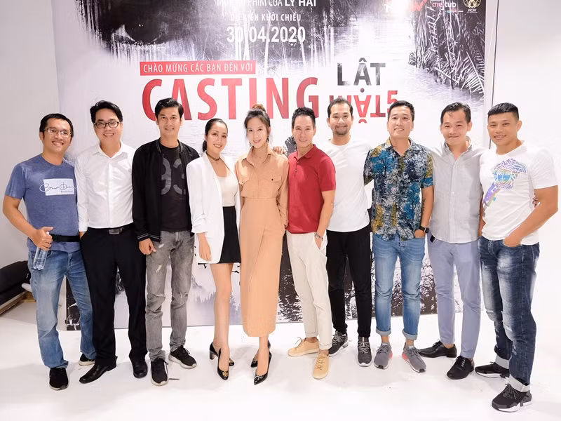 “Lật mặt: 48h” 2 lần hoãn chiếu vì dịch COVID-19 (dịp 30/4/2020 và dịp Tết Nguyên đán 2021). Lý Hải chia sẻ về thiệt hại vào mỗi lần hoãn chiếu: "Mỗi lần hoãn chiếu, phim mất 5-7 tỷ đồng. Chi phí in ấn tài liệu truyền thông đều không thể sử dụng lại vì những thông tin đã cũ”.