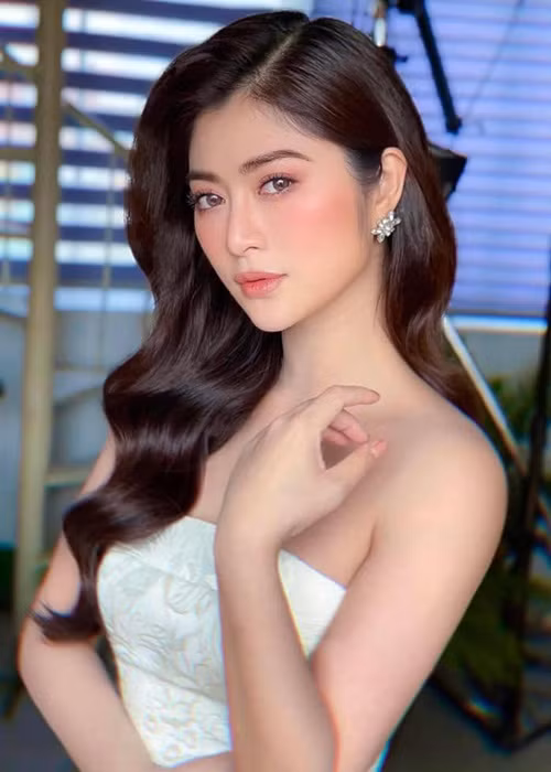 Tình cũ của Khương Ngọc hiện tại kín tiếng về chuyện tình cảm.
