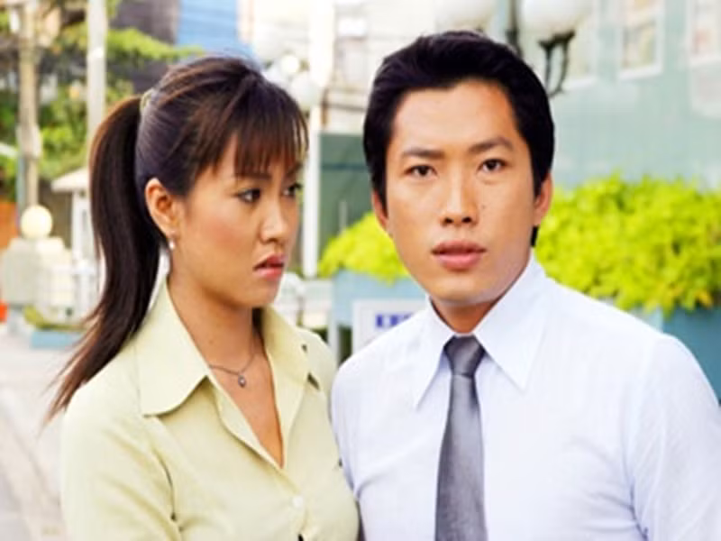 Kinh Quốc bắt đầu được khán giả chú ý qua vai Sáu Miên trong phim Đất phương Nam. Sau “Đất Phương Nam”, anh đóng vai An “chàng khờ” trong phim “Dòng đời” và Tri trong phim “Hướng nghiệp”. Ảnh: Zing