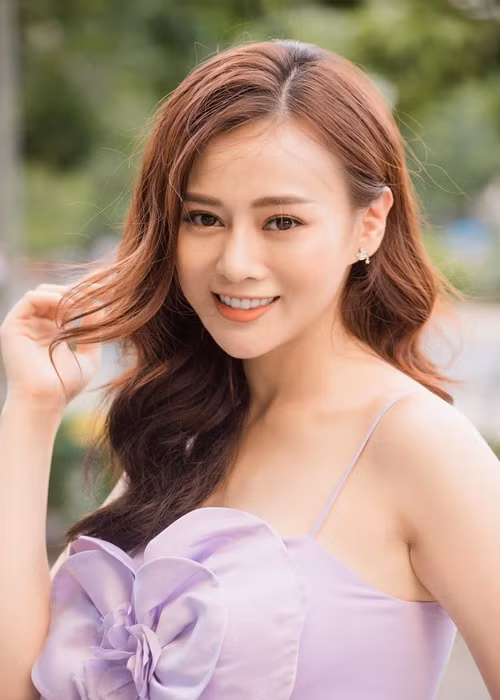 Năm 2020, Phương Oanh chia sẻ trên Zing, sau phim “Lựa chọn số phận”, cô sẽ ngừng đóng phim, tập trung kinh doanh trong 1-2 năm. Nữ diễn viên tâm sự cô cảm thấy kiệt sức sau khi đóng phim liên tiếp.