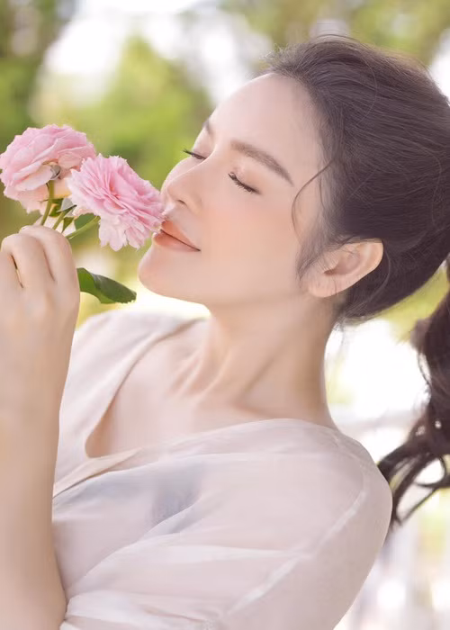 Ở tuổi 39, Lý Nhã Kỳ vẫn trẻ trung, xinh đẹp.