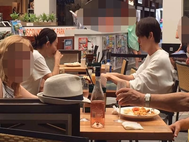 Bất chấp những khó khăn, cả hai vẫn ở bên nhau khiến công chúng ngưỡng mộ.