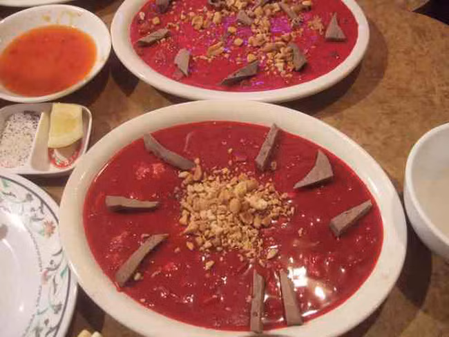 Tiết canh Việt Nam lọt top món ăn kinh dị nhất thế giới - Hình 9 Tiet canh Viet Nam lot top mon an kinh di nhat the gioi-Hinh-9