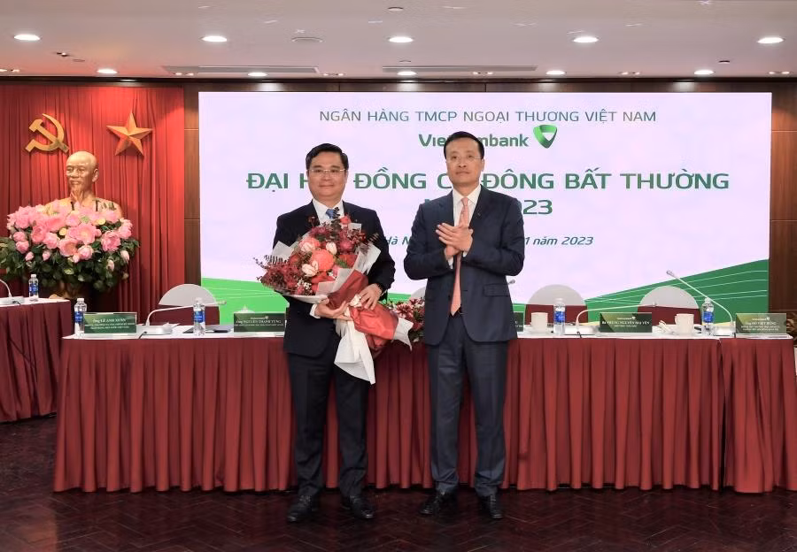 Bo nhiem them thanh vien HDQT, no xau Vietcombank van tang