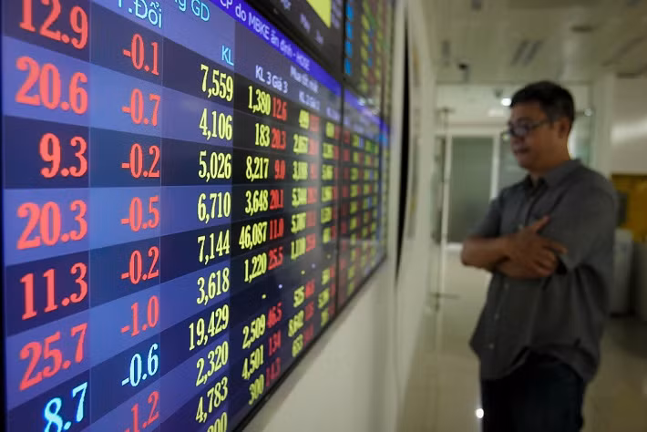 VN-Index xuong moc 725 diem vi con loc ban thao, nhieu co phieu lon giam san