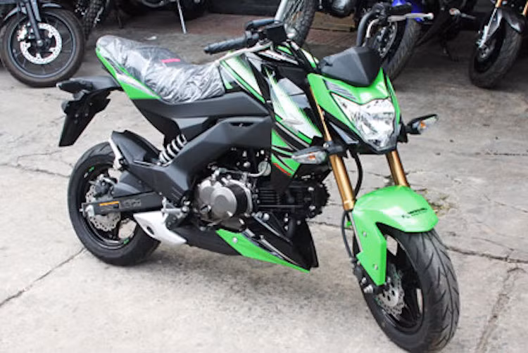 Vừa được ra mắt tại Thái Lan vào ngày 25/10/2015, mẫu minibike Kawasaki Z125 đóng vai trò thay thế cho dòng KSR110 trước đây của hãng. Được bán với 3 phiên bản màu sắc khác nhau nhưng tới đời 2016, Z125 đã có thêm một phiên bản đặc biệt mới là Kawasaki Z125 KRT Edition. Đây được xem là đối thủ "nặng ký" của Honda MSX.