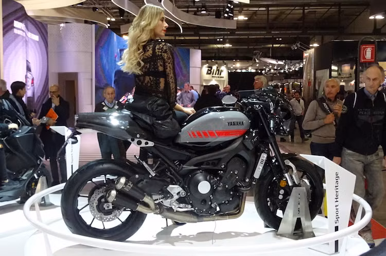 Nhìn tổng thể, XSR900 Abarth có vẻ ngoài vừa cổ điển nhưng lại mang các chi tiết thiết kế hiện đại như bộ khung hay vành đúc, khiến toàn bộ chiếc xe mang đậm phong cách "retro-chic". Dù có vẻ ngoài hơi cổ điển nhưng XSR900 là một chiếc xe hiện đại với đầy đủ các trang bị như ABS, hệ thống điều chỉnh lực kéo, hệ thống giảm xóc có thể điều chỉnh...