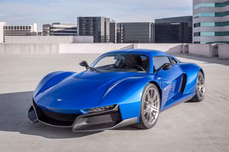 Là một phiên bản mới của dòng Beast, Rezvani Beast Alpha vẫn sở hữu phần thân xe đầy sắc sảo giống như các dòng Beast khác. Kiểu dáng của xe do nhà thiết kế người Nga Samir Sadikhov đảm nhận, lấy cảm hứng từ máy bay chiến đấu.