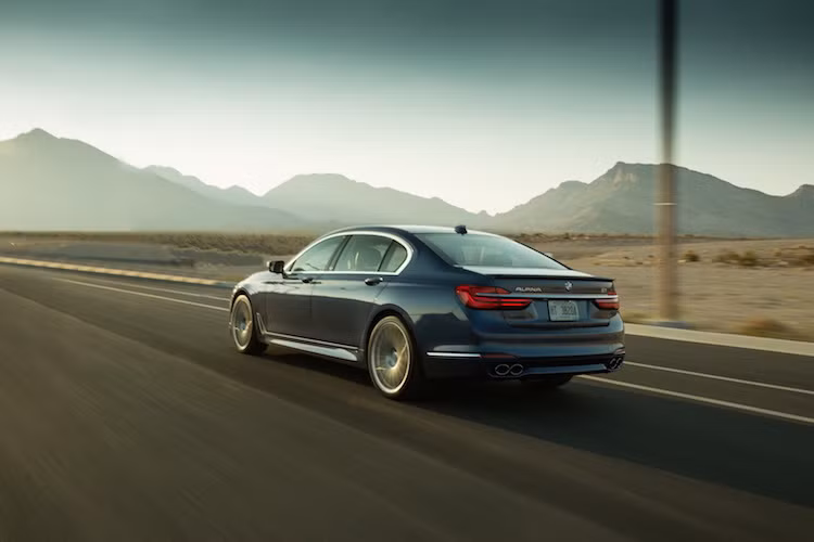 Hiện có thể được đặt hàng tại các đại lý BMW trên toàn nước Mỹ, một chiếc Alpina B7 độ từ BMW 7 Series có giá khởi điểm từu 137.000 USD, sau khi đã tính tổng tất cả các chi phí (tương đương 3,04 tỷ đồng).