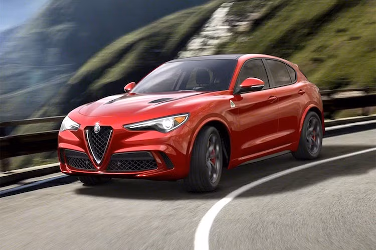 Tại triển lãm Los Angeles, mẫu crossover Alfa Romeo Stelvio đã lần đầu tiên được ra mắt. Sau chiếc sedan Giulia, Stelvio là mẫu xe thế hệ mới thứ 2 của Alfa Romeo trong chiến dịch cải thiện hình ảnh thương hiệu để có thể trở thành một hãng xe cao cấp Ý với "đẳng cấp" sánh ngang với "tam hoàng" xe sang Audi - BMW - Mercedes.