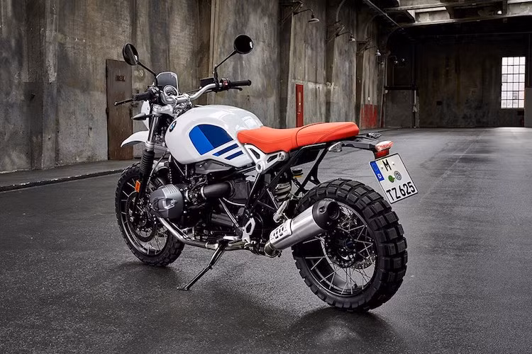 Với R nine T Urban G/S, BMW một lần nữa lại hướng tới phong cách hoài cổ khi đã lấy cảm hứng từ dòng xe địa hình R80 G/S từ năm 1980. Đồng thời được coi là bản "rút gọn" của một chiếc adventure bike như R1200GS, chữ "Urban" trong tên gọi của R nine T Urban G/S đã chỉ ra sự "đa năng" của xe khi có thể sử dụng như một phương tiện di chuyển hàng ngày trong đô thị.