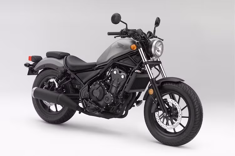 Tại Nhật, Rebel 250 còn tiếp tục được sản xuất tới tận ngày nay nhưng cũng như nhiều dòng xe khác, Honda cũng cần phải "hiện đại hóa" chiếc xe để hấp dẫn những người trẻ tuổi, sinh ra trong thời kỳ kỹ thuật số khi môtô không chỉ còn là một phương tiện di chuyển mà còn đại diện cho một phogn cách sống đầy "bụi bặm" và cá tính.