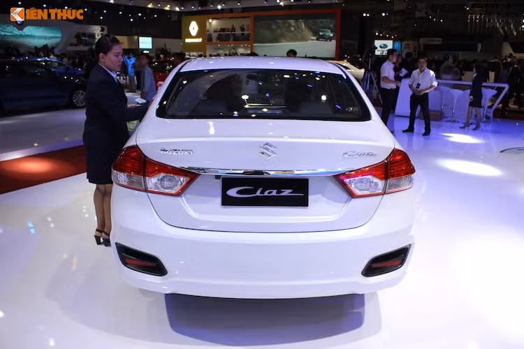 Mặc dù khó khăn, tuy nhiên Suzuki vẫn có thể có cơ hội với Ciaz tại Việt Nam bằng cách tăng cường nhận diện thương hiệu, tạo cơ hội cho khách hàng dễ dàng tiếp cận trải nghiệm chiếc xe hơn và mở rộng mạng lưới đại lý, trạm sửa chữa, nguồn phụ tùng... vì xét cho cùng, Ciaz cũng là một mẫu xe thế hệ mới, với các ưu điểm nổi bật.