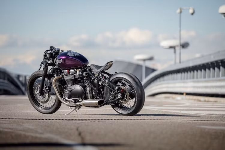 Chỉ sau 3 tuần, hãng độ xe D&amp;O đã tạo ra bản Bobber hoàn hảo và có "tính cách" đúng như tên gọi của nó - vừa đẹp mắt nhưng cũng đồng thời rất mạnh mẽ và tốc độ.