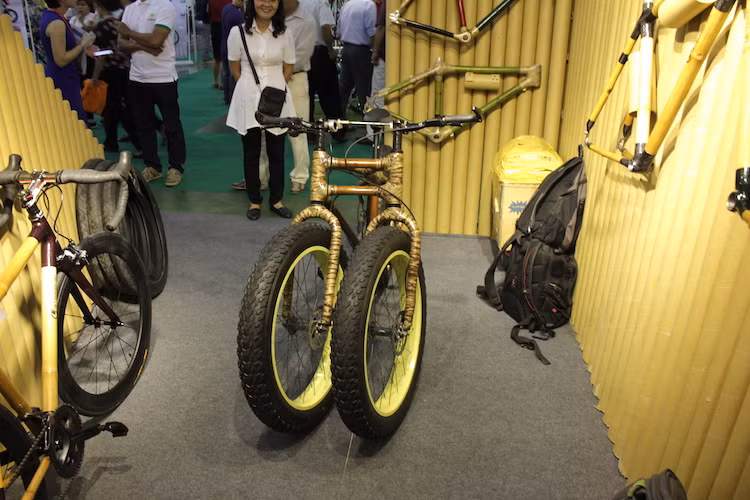 Hiện tại, mẫu xe 3 bánh độc đáo này vẫn đang tiếp tục được Viet Bamboo Bike phát triển để bán ra thị trường. Chiếc xe được trưng bày tại triển lãm hiện đã có mức giá sản xuất lên tới hơn 30 triệu đồng, trong đó chỉ tính riêng bộ khung xe đã có giá tới 20 triệu.