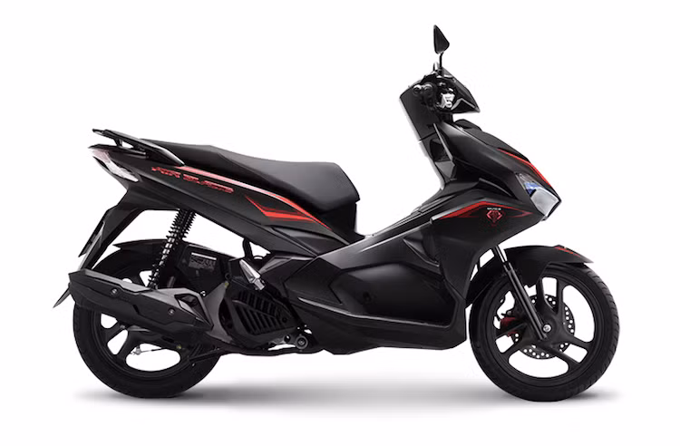 Air Blade 125cc màu mới được Honda Việt Nam chính thức bán ra thị trường từ ngày 24/11/2016 thông qua các cửa hàng Bán xe và Ủy nhiệm (HEAD) trên toàn quốc với thời gian bảo hành lên 3 năm hoặc 30.000km. Giá bán đề xuất của xe sẽ ngang với các phiên bản Air Blade cao cấp khác là 39,99 triệu đồng.