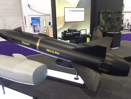 RBS-15 Gungnir là một tên lửa chống hạm/tên lửa không đối đất tầm xa do Saab phát triển. Tên lửa này có chiều dài 4,35 m và nặng 810 kg khi mang hệ thống đẩy. RBS-15 mang theo một đầu đạn nổ nặng 200 kg với sức công phá lớn. Được trang bị động cơ phản lực, tên lửa có thể tấn công các mục tiêu trong điều kiện thời tiết bất lợi và môi trường bị gây nhiễu nặng.