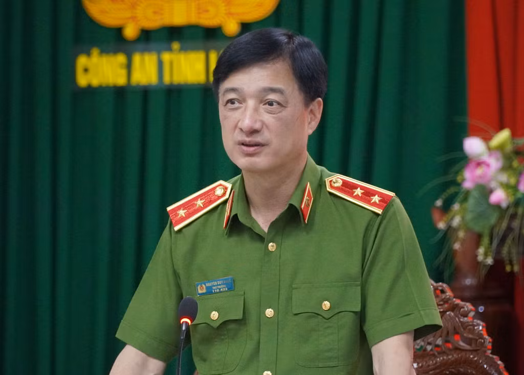 Trước đó, Trung tướng Nguyễn Duy Ngọc - Thứ trưởng Bộ Công an đã ra Quyết định 3196 bổ nhiệm lại chức danh Điều tra viên Cao cấp đối với đại tá Trương Thọ Toàn. (Ảnh: Trung tướng Nguyễn Duy Ngọc) 