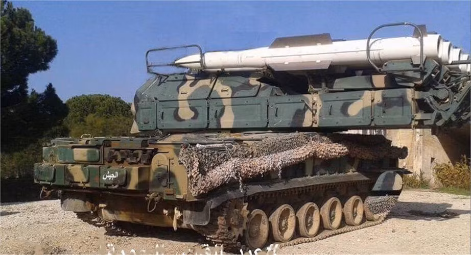Ví dụ điển hình là Ấn Độ, lúc đầu New Delhi dường như đồng ý mua Su-35 của Nga, nhưng sau đó họ yêu cầu hạ giá và bắt đầu tìm kiếm sai sót, cuối cùng từ bỏ thương vụ. Tình hình dự án liên doanh FGFA cũng tương tự.