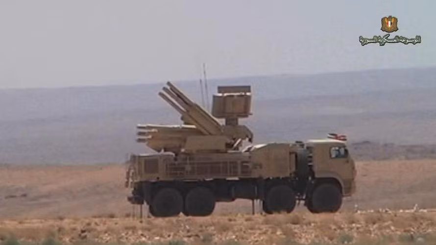 Thứ ba, các quân nhân thuộc lực lượng phòng không Syria có kỹ năng kém, họ gần như không được đào tạo để làm việc với công nghệ tối tân, chưa kể mức độ kỷ luật thấp rất thấp.