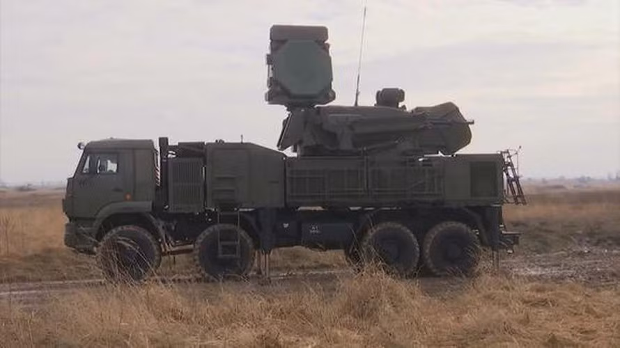 Ngay tại chiến trường Syria, các hệ thống Pantsir-S1 đang bảo vệ căn cứ không quân Hmeimim đã thể hiện mặt tốt nhất của chúng khi đánh bại một số lượng lớn các cuộc tấn công của phiến quân.
