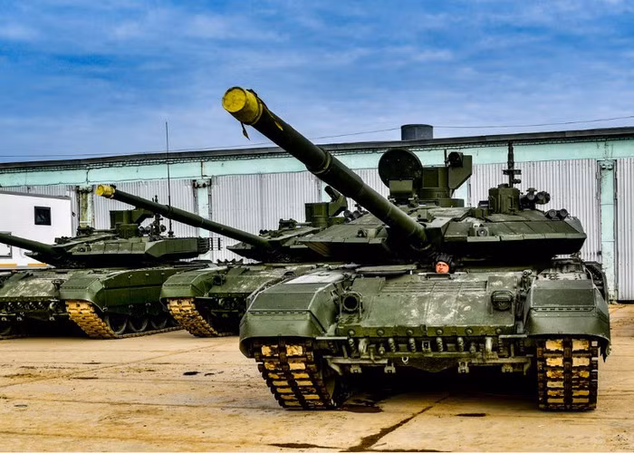 Trong lúc này, chỉ có báo cáo rằng cỗ chiến xa tối tân trên vừa được đưa sang Syria để kiểm nghiệm nốt những tính năng cuối cùng nhưng lại chưa có bất cứ hình ảnh nào của nó trên chiến trường.