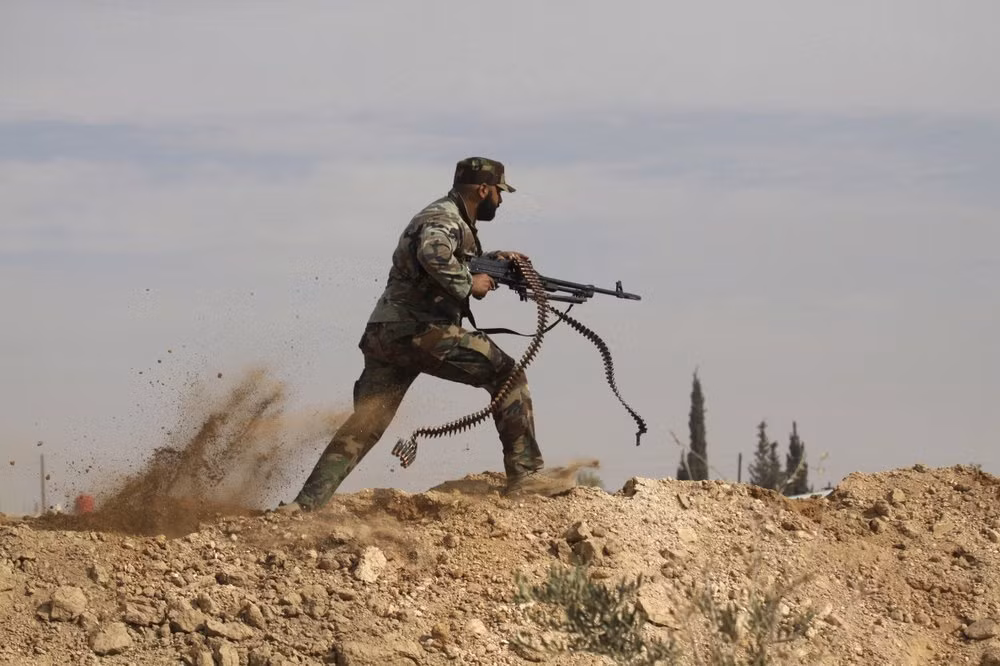 Theo các nguồn tin tình báo của Mỹ và Israel, hiện tại, có khoảng 80.000 nhân viên vũ trang Iran ở Syria; lực lượng này được trang bị tốt và thậm chí còn có cả tên lửa đạn đạo tầm ngắn, có thể tấn công các mục tiêu ở Israel từ lãnh thổ Syria, do đó đe dọa nghiêm trọng đến an ninh của Israel.