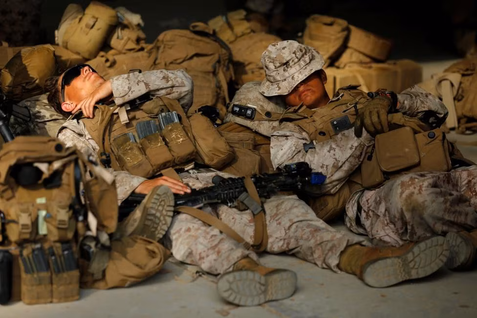 Giấc ngủ tranh thủ của các binh sĩ tham gia RIMPAC năm nay.