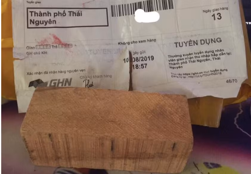 Ham gia hoi, nhieu nguoi dat mua iPhone nhan ve cuc go