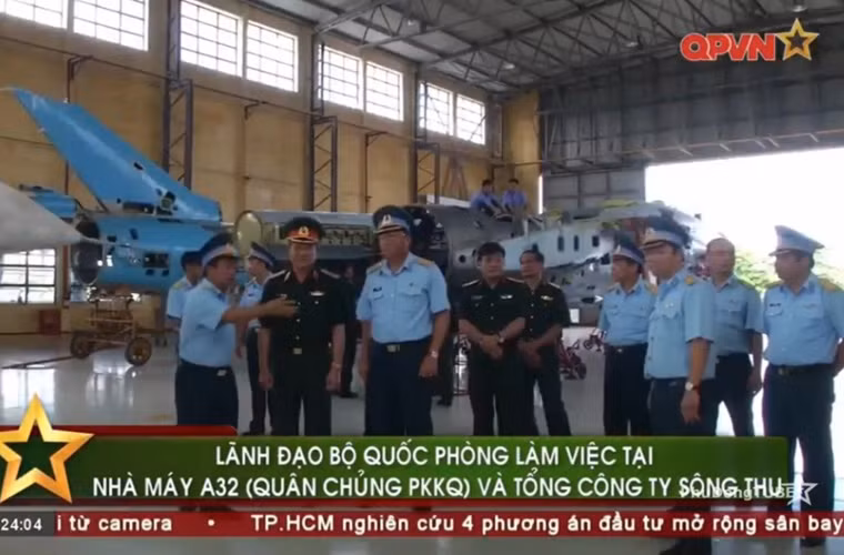 Theo các thông tin mới nhất, nhà máy hiện nay không chỉ đảm bảo đại tu tăng hạn cho dòng tiêm kích Su-27 mà còn tăng hạn sử dụng thành công cho dòng tiêm kích – bom Su-22 – máy bay tấn công mặt đất số 1 của KQND Việt Nam hiện nay. Nguồn ảnh: Kênh Quốc phòng Việt Nam