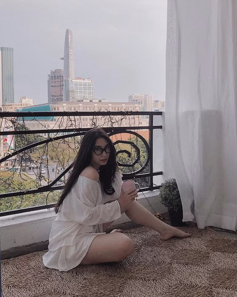 Bạn gái cũ của Ngô Kiến Huy luôn giữ một thái độ làm việc tích cực để tập trung phát triển sự nghiệp riêng