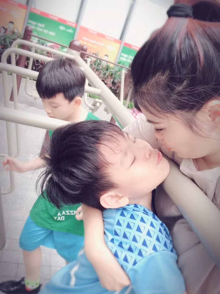 Sau những trăng trầm, Hoa Thúy "Cảnh sát hình sự" của 20 năm sau chọn cuộc sống trở thành một nữ doanh nhân, tự mình chăm sóc 3 người con.