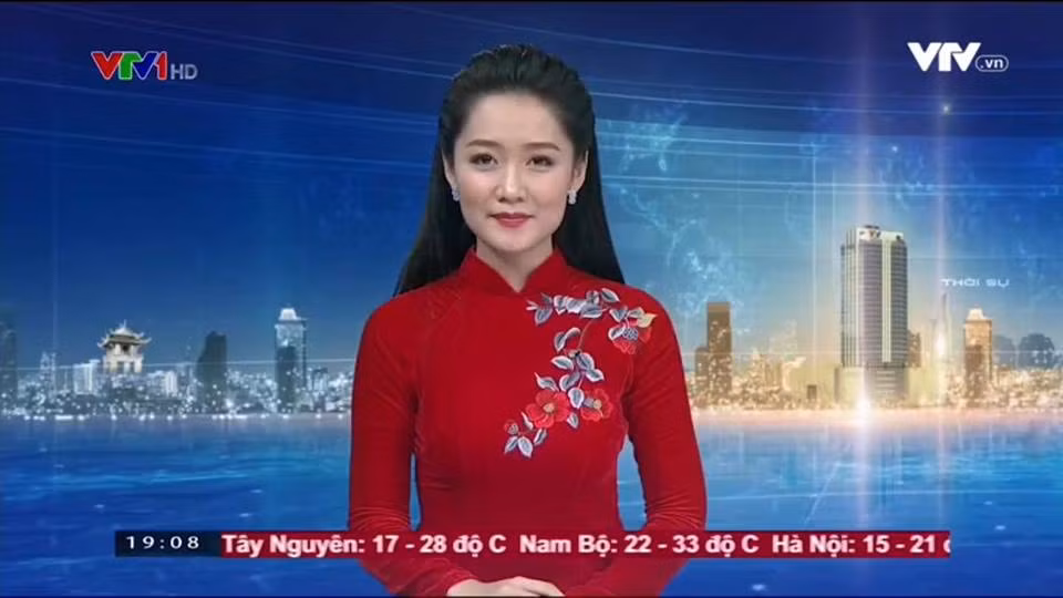 Thay thế BTV Vân Anh dẫn bản tin Thời sự 19h vào ngày 25/3/2011, Thu Hà khi ấy trở thành nữ BTV trẻ tuổi nhất trong “lịch sử” của chương trình này.