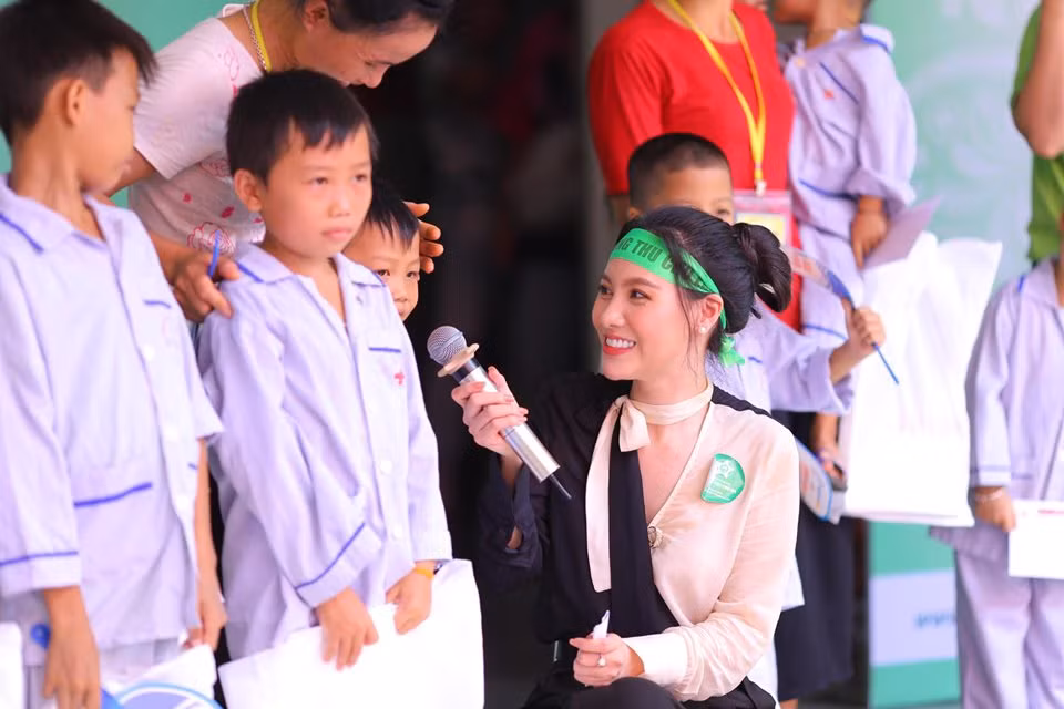 Nữ BTV sinh năm 1987 dành nhiều thời gian cho các hoạt động xã hội.
