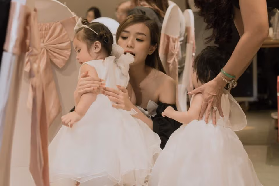 Trước lời tâm sự của Hoài Lâm, Bảo Ngọc động viên: "Anh tốt hơn như vậy nhiều. Đừng lo lắng. Em sẽ luôn bên anh. Đứng lên và bước tiếp thôi. Mọi người luôn bên anh mà. Em yêu anh hơn mọi thứ trên đời". Bảo Ngọc còn nhắn nhủ Hoài Lâm cố lên và chỉ cần thấy anh cười là cô không sao cả.