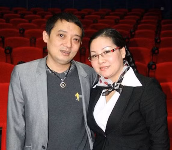 Tuy nhiên, cuộc hôn nhân đó đã kết thúc vào cuối năm 2015. Con gái chung của cặp đôi sống cùng mẹ.