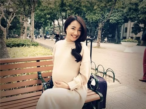 Thông tin Nhã Phương chuẩn bị làm mẹ khiến cô nhận được lời chúc từ người hâm mộ.