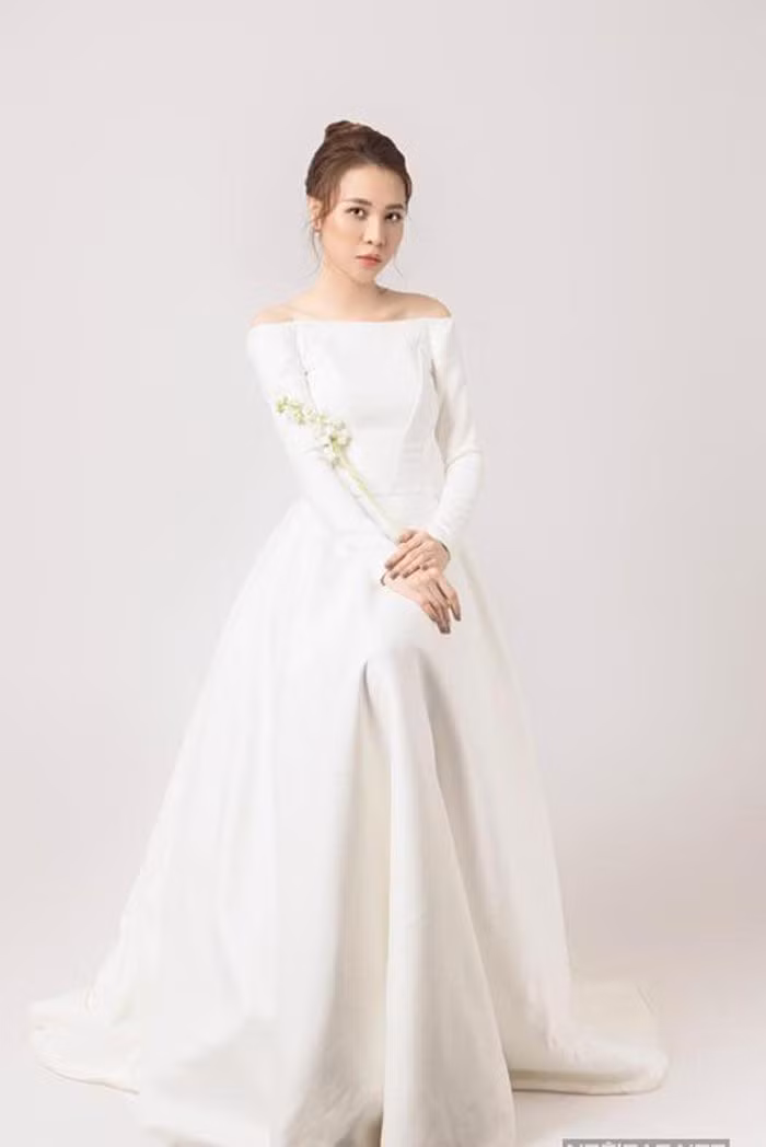 Từ khi công khai hẹn hò và sắp "về chung một nhà" với Cường Đô la, Đàm Thu Trang nhận được nhiều lời khen ngày càng "lên hương" nhan sắc.
