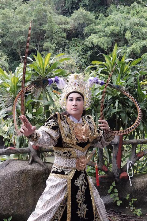 Duong tinh duyen cua nghe si cai luong dao hoa 3 vo, 5 con