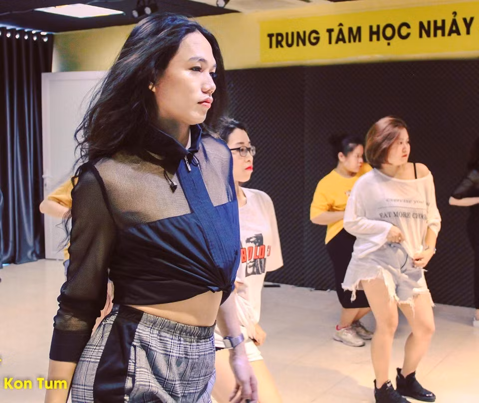 "Người đẹp" này cũng không phải là gương mặt quá xa lạ trong cộng đồng giới trẻ. Ảnh: Facebook nhân vật.