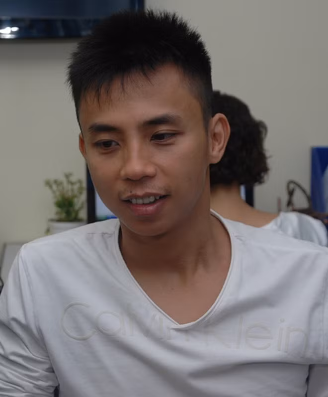 Thời trẻ tình cũ Khánh Thi sở hữu thân hình gầy gò, đậm chất thư sinh.