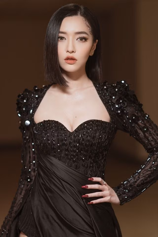 Xinh đẹp, tài giỏi nhưng Bích Phương vẫn bị xếp vào top gái xinh Vbiz ế vẫn hoàn ế.