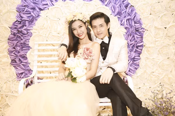 "Đám cưới đẹp như mơ" của cặp đôi vàng Vbiz.